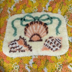 Vintage Pink Shell Yarn Rug Bathroom Mat 80s Blue Bow Nautical Beachy